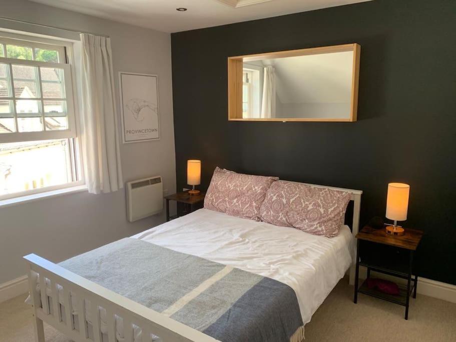 Modern Loft Retreat In The Heart Of Nailsworth Apartment ภายนอก รูปภาพ