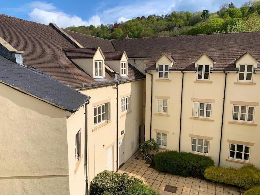 Modern Loft Retreat In The Heart Of Nailsworth Apartment ภายนอก รูปภาพ